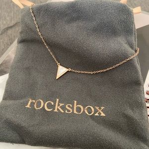 Rose gold pearl necklace